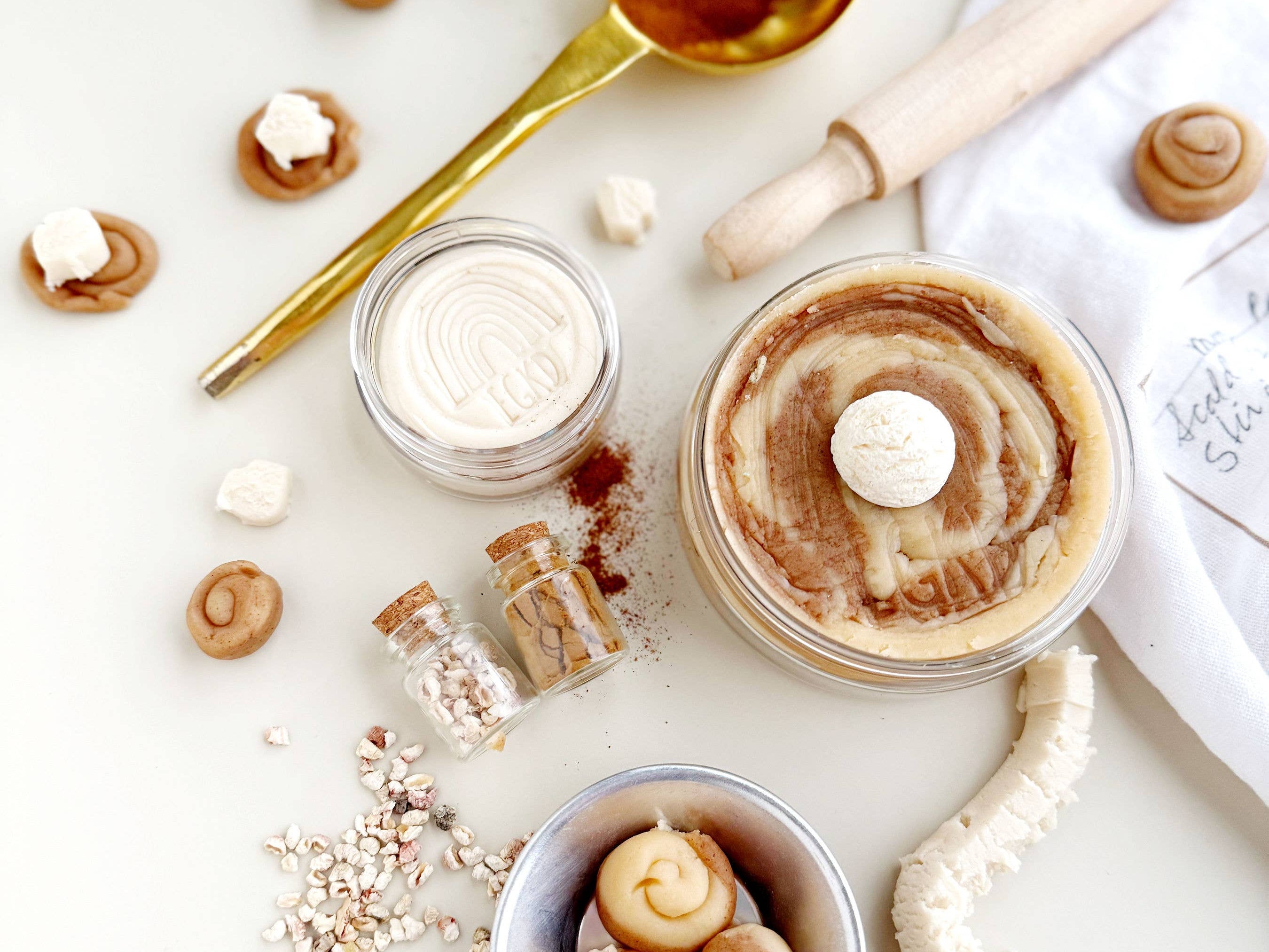 Cinnamon Roll KidDough Play Kit