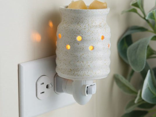 Farmhouse Pluggable Fragrance Warmer