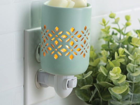 Soft Mint Pluggable Fragrance Warmer